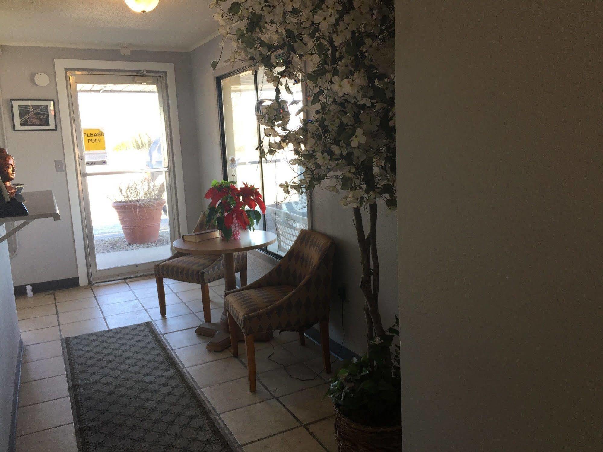 佩里斯堡红顶酒店 外观 照片